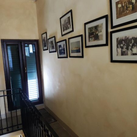 La Casa Dellamericano - Casa D'Epoca Anni '30 Aliano Luaran gambar